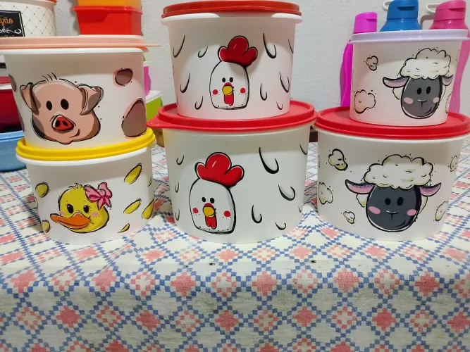  Tupperware