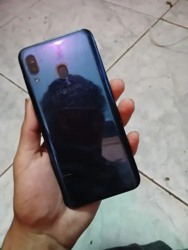Celular quebrado