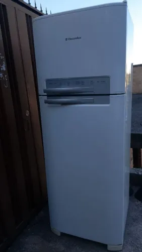 Vendo geladeira Electrolux