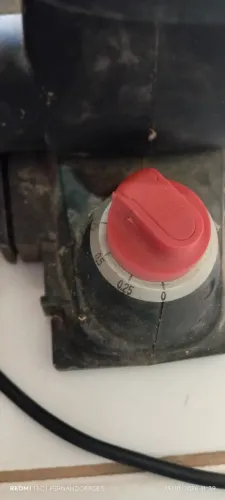 Plaina elétrica manual