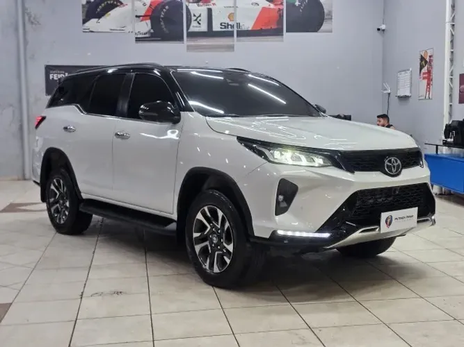 Toyota Hilux SW4 Diamond 2.8 TB 4X4 Die. Aut. 2025