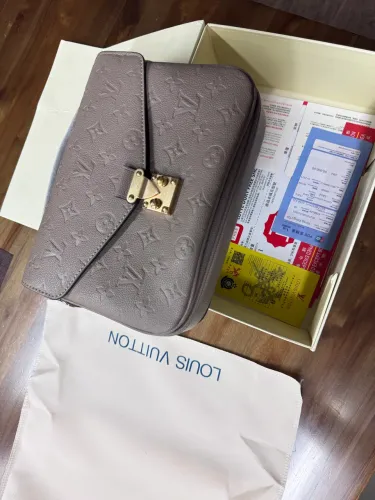 Bolsa Louis Vuitton Nova sem uso com nota