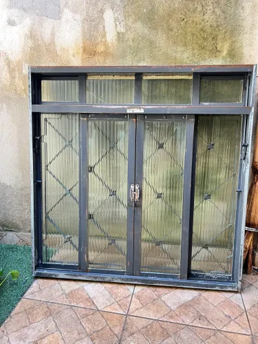 Janela de ferro fundido com grade 1,20 x 1,21 - super resistente