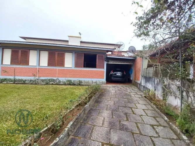 Casa com 4 dormitórios para alugar, 151 m² por R$ 5.310,35/mês - Jardim Cascata - Teresópo