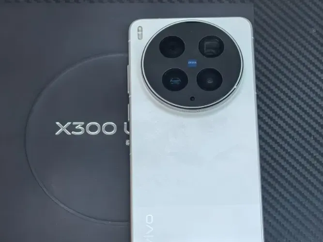 VIVO x300 Ultra 16/512 CN