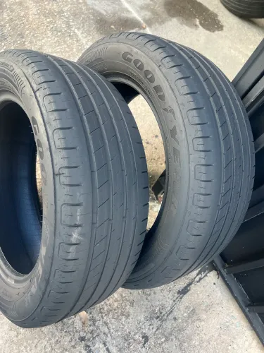 Vendo 02 pneus 205/55-16 Goodyear (usados)