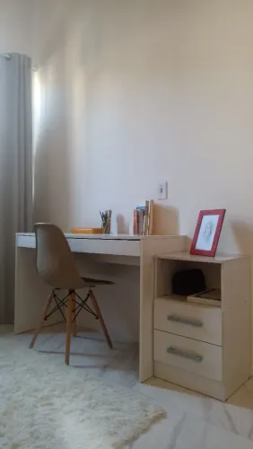 Mesa +criado mudo