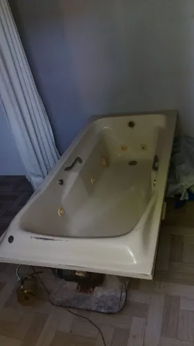 Banheira de idromasagem 