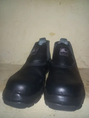 Vendo bota bico de aço