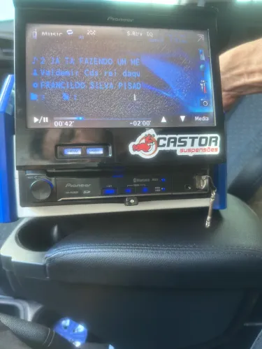 Radio Pioneer retrátil