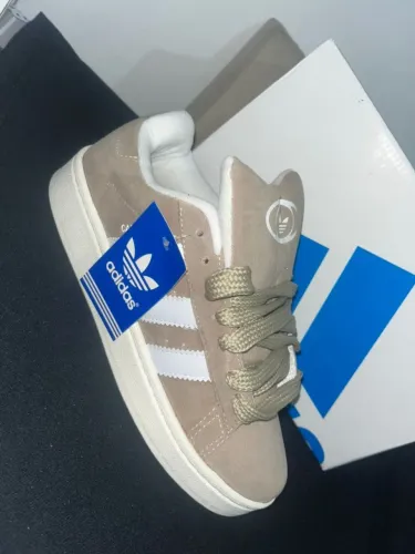 Tenis Adidas do numero 35 ao 40 Só R$ 200,00