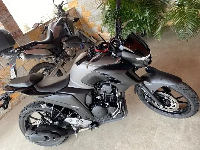 Fazer FZ25 2024 8000km