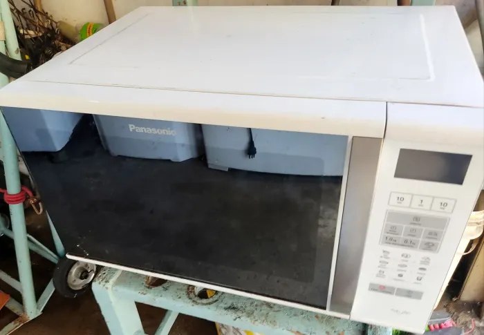 Micro-ondas Panasonic inverter 27 litros 220v modelo NN-SF564W