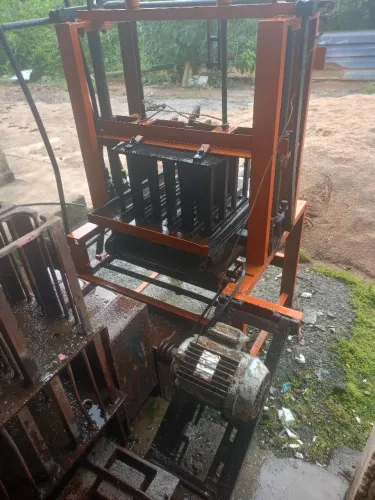 Vendo máquina de blocos de cimento 