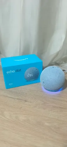Echo Dot - Com relógio 