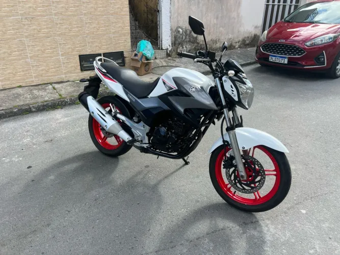 Fazer 250 2017 segundo dono conservada