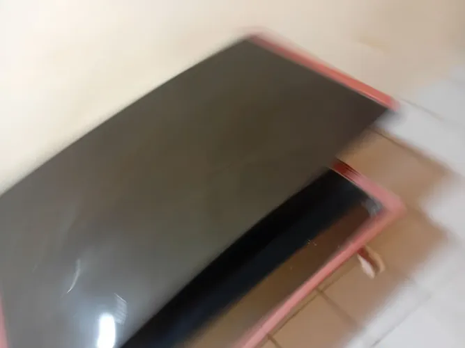 Vende se um escrivaninha de vidro
