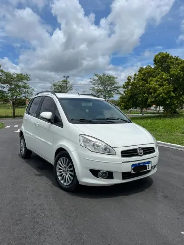 Fiat Idea Essence 1.6 Flex 16V 5P 2012