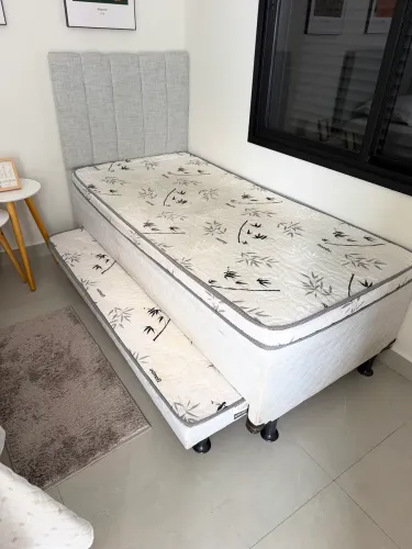 Cama solteiro com auxiliar