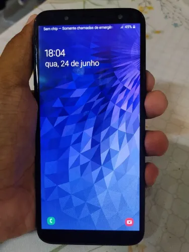 Celular J6 com TV digital 