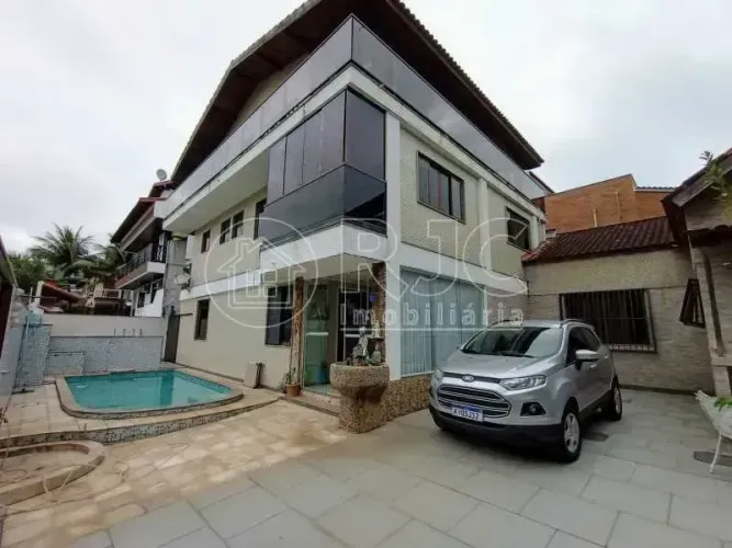 Casa de condomínio para venda com 266 metros quadrados com 1 quarto