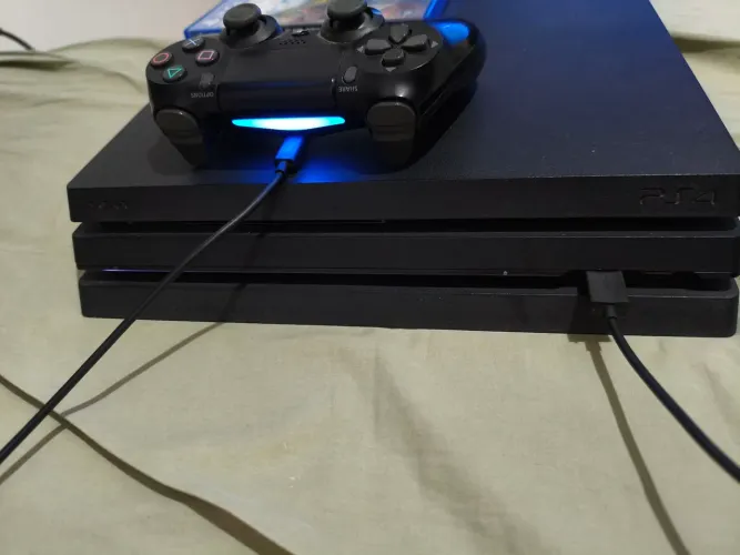 Ps4 pro com jogos físicos e digitais 