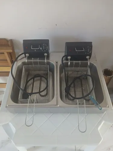 Vende-se fritadeira elétrica semi novo