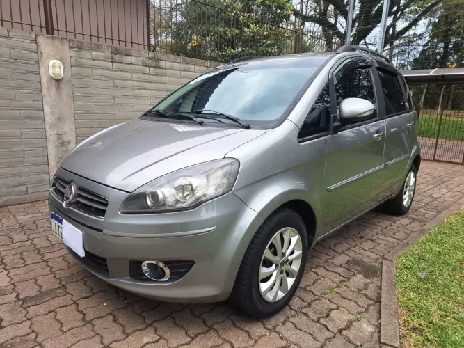 Fiat Idea Attractive 1.4 Fire Flex 8V 5P 2013