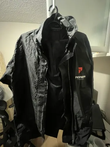 Conjunto Capa e Calça de Chuva Pioneira