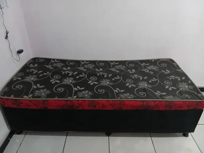 Vendo cama solteiro por apenas 130 