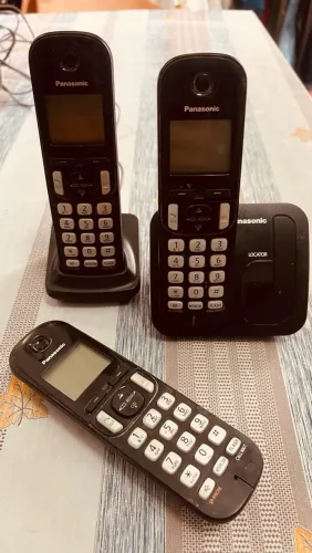 Kit com 3 telefones sem fio Panasonic