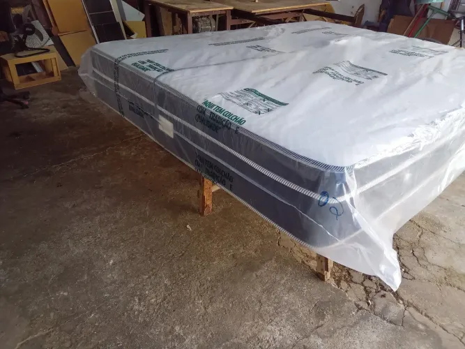 Vendo um colchão magnético de casal 158x198 025cm de altura pronto pra dormir 
