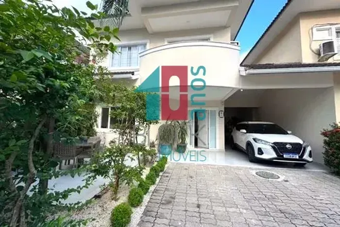 Vargem Pequena | Casa de Condomínio 4 quartos, sendo 2 suites