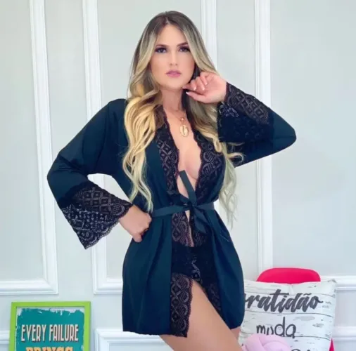 Hobby Feminino preto com rendas