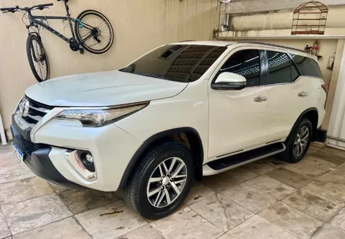 Toyota Hilux SW4 SRX 4X4 2.8 TDI 16V Dies. Aut. 2019