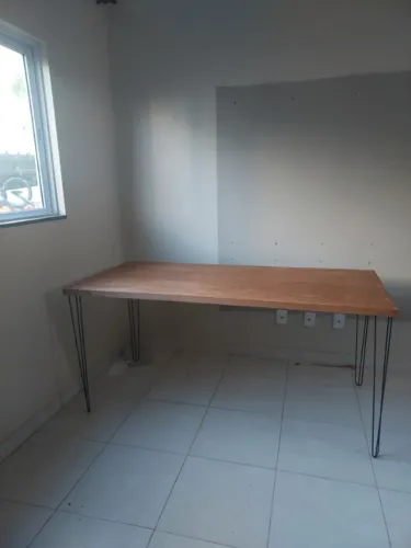 Mesa grande compensado e pé grampo 1.70 X 0.80 R$ 200.00