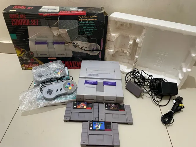 Super Nintendo Fat na caixa 3 jogos 2 controles