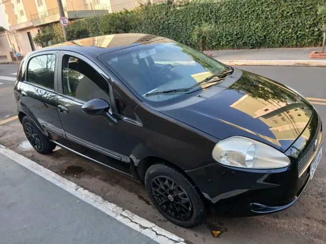 Fiat Punto Attractive 1.4 Fire Flex 8V 5P 2012