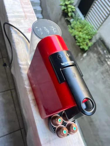 Cafeteira Nespresso Essenza