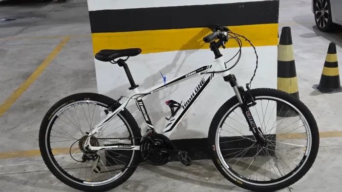 Bicicleta Mountain Bike High One, Aro 26
