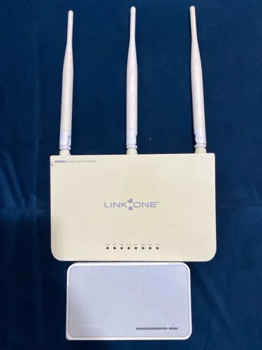 Roteador link one 300 mpbs + Switch de rede