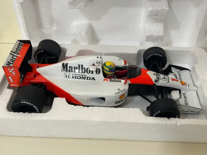 Ayrton Senna F1 Minichamps 1:18 McLaren MP4/6 - 1991 World Champion