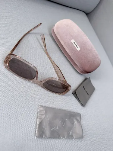 Óculos de sol miu miu 