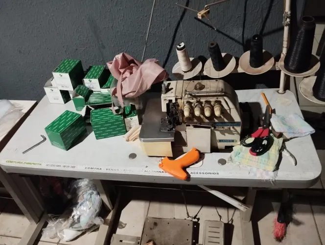 Vendo máquina de costura interlock