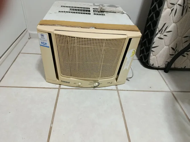 Ar condicionado de janela. Usado