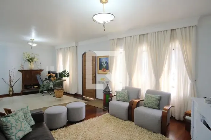 Casa à Venda - Vila Carrão, 4 Quartos, 250 m2