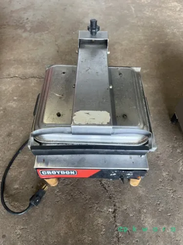 Chapa elétrica Croydon 220v