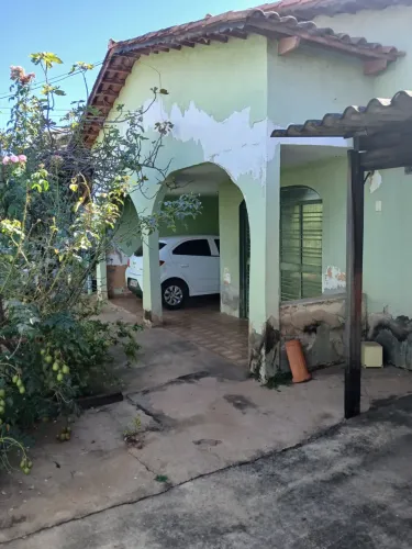 Duas casas no mesmo terreno na cidade jardim