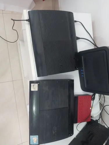 2 aparelho ps3 450 cada 1 com 1 controle 