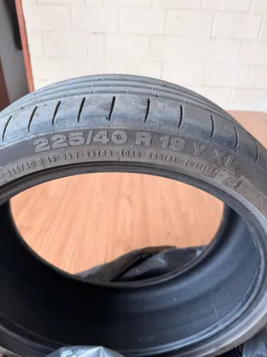 Pneu 225/40 R19